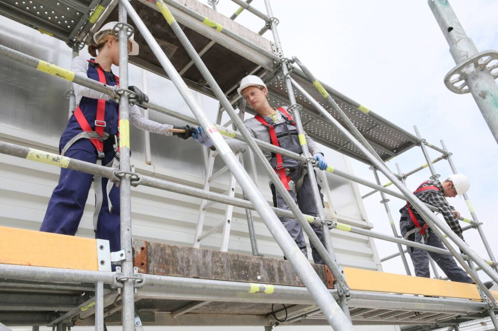 Best Safety Tips for Working with Scaffolding Tips for Working with Scaffolding